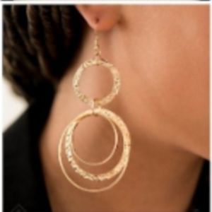 PAPARAZZI Eclipsed Edge Earrings